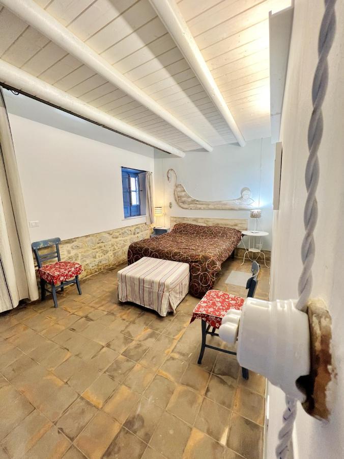 Casa Della Ghiacciaia Villa Capo dʼOrlando Exteriör bild